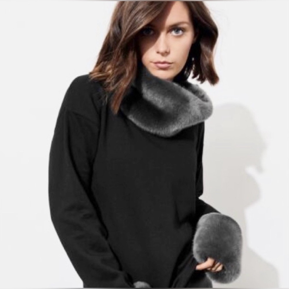Á La Carté Sweater Faux Fur Collar And Soft Wrist Cuffs Charcoal Grey Size XL